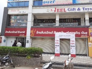 IndusInd Bank Share Price Plunge 22%: Derivatives Discrepancies and Leadership Concerns Explained