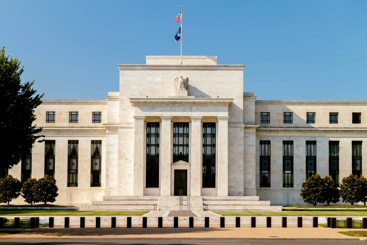 Federal Reserve Keeps Interest Rates Steady in the middle of the Inflation Concerns